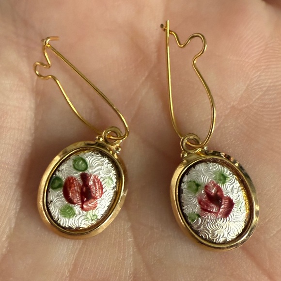 🌹 Vintage Hand-Painted Porcelain Rose Jewelry Set – Necklace + Earrings - Picture 9 of 13